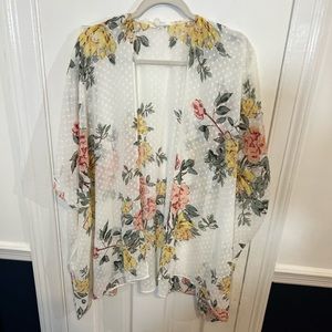 Maurices white floral kimono